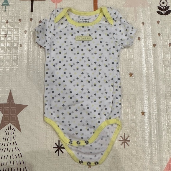 3 to 6 months Calvin Klein Baby Girl Clothes Onesies - Picture 5 of 7